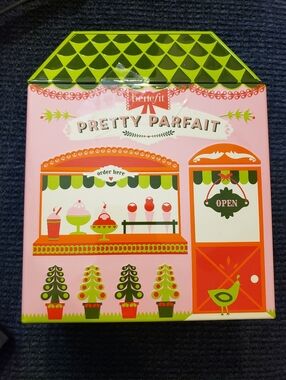 Benefit Pretty Parfait Pink & Green Party Favor Box